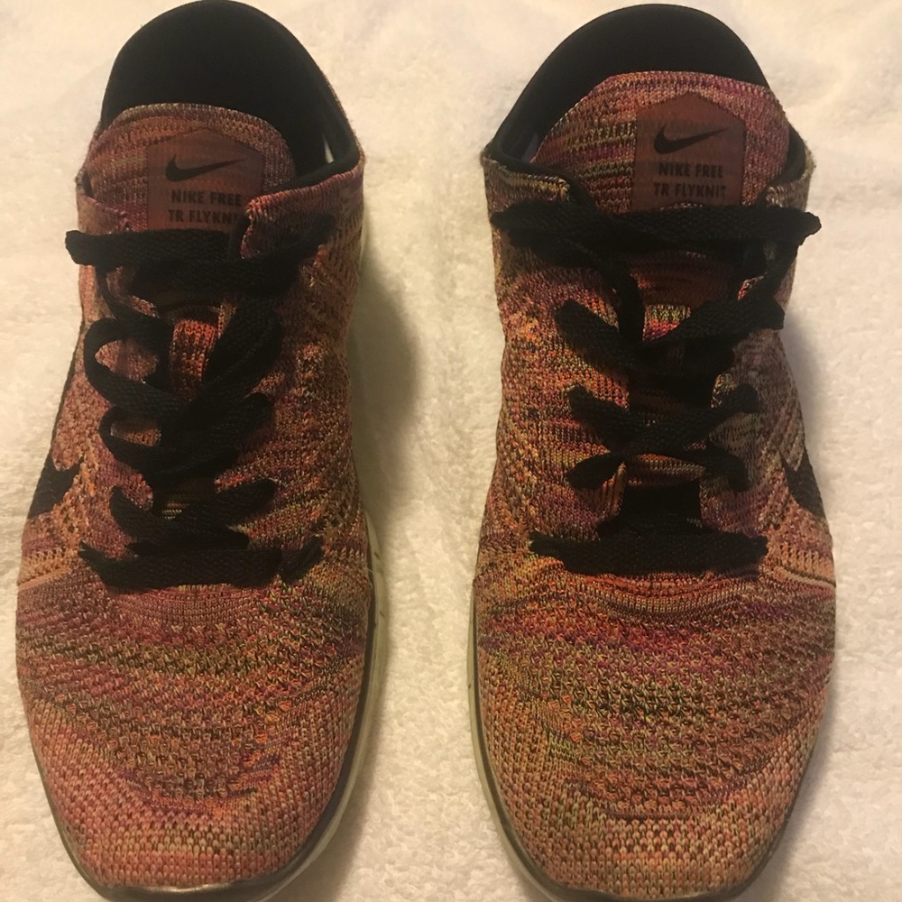 Women’s Nike flyknit size 10
